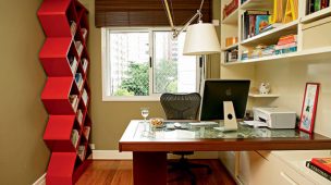 Você trabalha em casa ou usa o seu escritório para estudo ou tarefas artísticas? Seja qual for a utilidade desse ambiente, ele precisa estar bem decorado, bonito e confortável, para poder se adequar à beleza da sua casa.